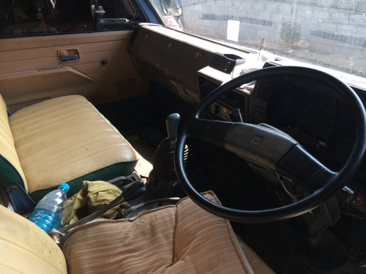 ขายรถดั้มอีซุซุnpr เครื่อง4bd1-115แรง  มีสโลว์jcm  / มีแอร์  F หลัง  กระบะใหม่ทะเบียนพร้อมโอน