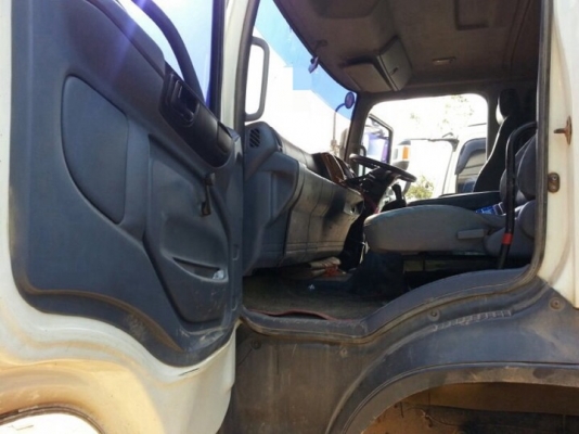 รถฮีโน่ 10 ล้อดั้ม 320 แรงม้า ปี 51. สนใจติดต่อ  081 - 6079515