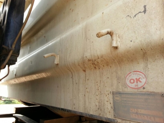 รถฮีโน่ 10 ล้อดั้ม 320 แรงม้า ปี 51. สนใจติดต่อ  081 - 6079515