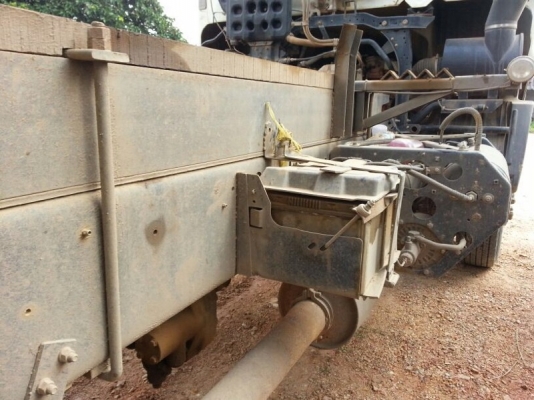 รถฮีโน่ 10 ล้อดั้ม 320 แรงม้า ปี 51. สนใจติดต่อ  081 - 6079515