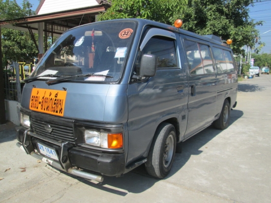 รถตู้ นิสสัน URVAN สภาพพร้อมใช้
