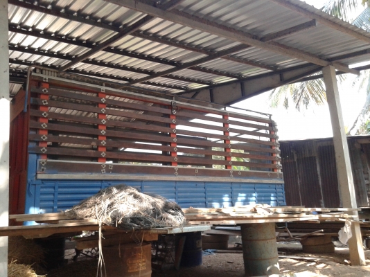 ขายกะบะดั้มของโตโยต้าไดน่า300 หรือใส่กับรุ่น NKR