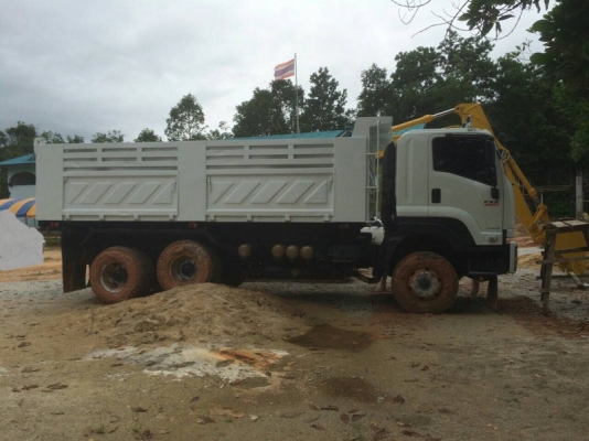 รถอีซูซุ 10 ล้อดั้ม 360 แรงม้า ปี 53  สนใจติดต่อ  081 - 6079515