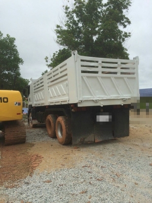 รถอีซูซุ 10 ล้อดั้ม 360 แรงม้า ปี 53  สนใจติดต่อ  081 - 6079515