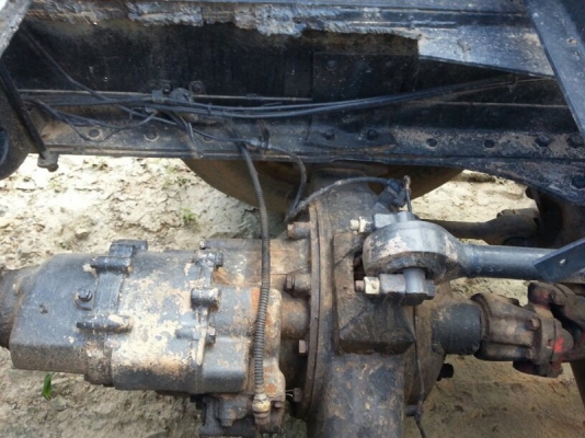 รถอีซูซุ 10 ล้อ ท้ายลาด 240  แรงม้า. ปี 36   สนใจติดต่อ 081 - 6079515