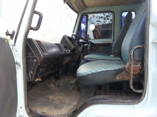 รถอีซูซุ 10 ล้อ ท้ายลาด 240  แรงม้า. ปี 36   สนใจติดต่อ 081 - 6079515