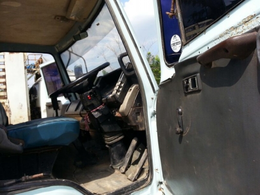 รถอีซูซุ 10 ล้อ ท้ายลาด 240  แรงม้า. ปี 36   สนใจติดต่อ 081 - 6079515