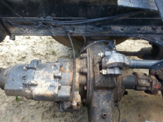 รถอีซูซุ 10 ล้อ ท้ายลาด 240  แรงม้า. ปี 36   สนใจติดต่อ 081 - 6079515