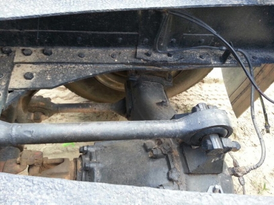 รถอีซูซุ 10 ล้อ ท้ายลาด 240  แรงม้า. ปี 36   สนใจติดต่อ 081 - 6079515