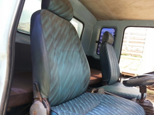 รถอีซูซุ 10 ล้อ ท้ายลาด 240  แรงม้า. ปี 36   สนใจติดต่อ 081 - 6079515