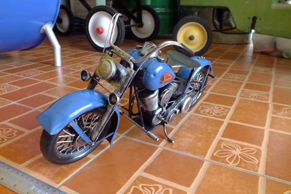 โมเดลมอเตอร์ไซค์คลาสสิค งานสังกะสีมอเตอร์ไซค์อินเดียน โมเดลมอเตอร์ไซค์คลาสสิค งานสังกะสีมอเตอร์ไซค์อินเดียน