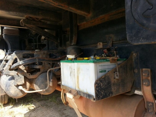 รถอีซูซุ  10 ล้อดั้ม FXZ  270 แรงม้า. ปี 50  ( รถวิ่ง 2xx,xxx กว่า กม. )  สนใจติดต่อ 081 - 6079515