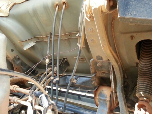 รถอีซูซุ  10 ล้อดั้ม FXZ  270 แรงม้า. ปี 50  ( รถวิ่ง 2xx,xxx กว่า กม. )  สนใจติดต่อ 081 - 6079515