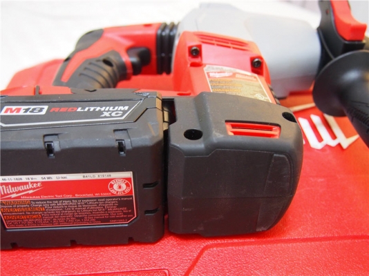 ปลั๊กอยู่ไกลไฟดับไม่ต้องกลัวเมื่อมี สว่านโรตารี่ไร้สาย MILWAUKEE 2605-22 SDS 18โวลท์ ปลั๊กอยู่ไกลไฟดับไม่ต้องกลัวเมื่อมี สว่านโรตารี่ไร้สาย MILWAUKEE 2605-22 SDS 18โวลท์