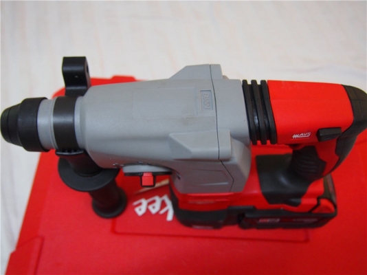 ปลั๊กอยู่ไกลไฟดับไม่ต้องกลัวเมื่อมี สว่านโรตารี่ไร้สาย MILWAUKEE 2605-22 SDS 18โวลท์ ปลั๊กอยู่ไกลไฟดับไม่ต้องกลัวเมื่อมี สว่านโรตารี่ไร้สาย MILWAUKEE 2605-22 SDS 18โวลท์