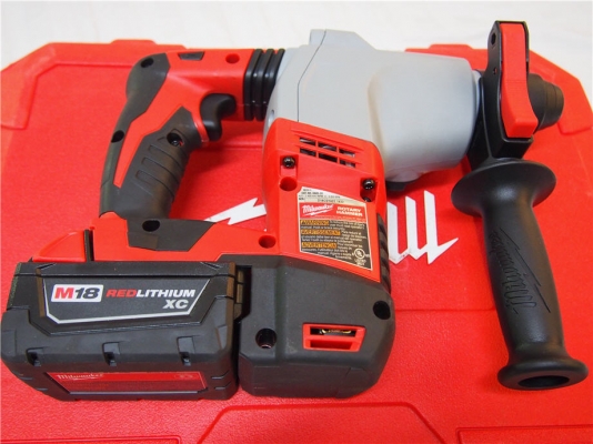 ปลั๊กอยู่ไกลไฟดับไม่ต้องกลัวเมื่อมี สว่านโรตารี่ไร้สาย MILWAUKEE 2605-22 SDS 18โวลท์ ปลั๊กอยู่ไกลไฟดับไม่ต้องกลัวเมื่อมี สว่านโรตารี่ไร้สาย MILWAUKEE 2605-22 SDS 18โวลท์