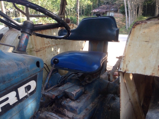 ขายรถไถเพลาเดียว FORD 6610 เครื่อง T3 มีอุปกรณ์ 2 ชิ้น มีดันหน้ากับจาน7 สนใจโทร 081-970-1072