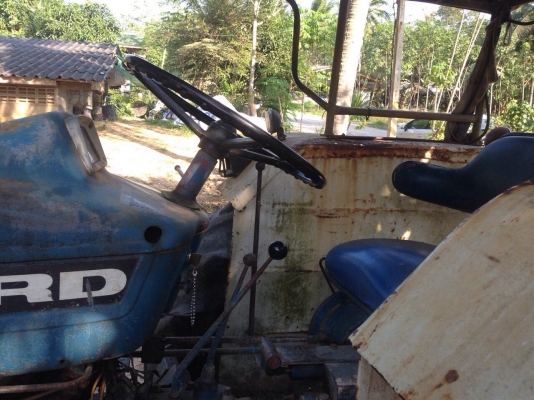 ขายรถไถเพลาเดียว FORD 6610 เครื่อง T3 มีอุปกรณ์ 2 ชิ้น มีดันหน้ากับจาน7 สนใจโทร 081-970-1072