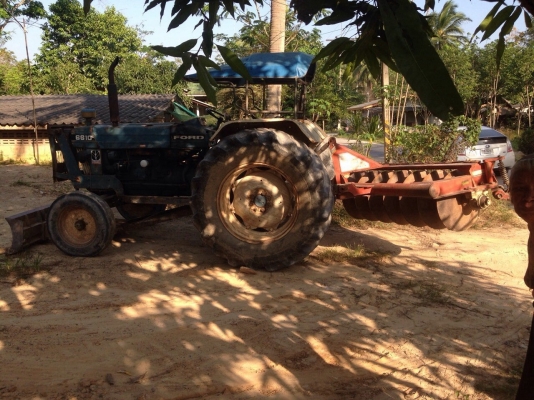 ขายรถไถเพลาเดียว FORD 6610 เครื่อง T3 มีอุปกรณ์ 2 ชิ้น มีดันหน้ากับจาน7 สนใจโทร 081-970-1072