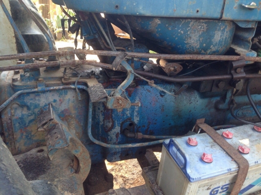 ขายรถไถเพลาเดียว FORD 6610 เครื่อง T3 มีอุปกรณ์ 2 ชิ้น มีดันหน้ากับจาน7 สนใจโทร 081-970-1072