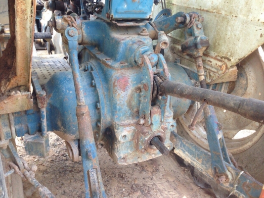 ขายรถไถเพลาเดียว FORD 6610 เครื่อง T3 มีอุปกรณ์ 2 ชิ้น มีดันหน้ากับจาน7 สนใจโทร 081-970-1072