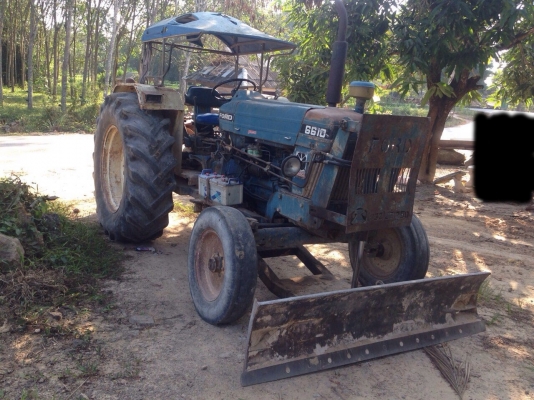 ขายรถไถเพลาเดียว FORD 6610 เครื่อง T3 มีอุปกรณ์ 2 ชิ้น มีดันหน้ากับจาน7 สนใจโทร 081-970-1072