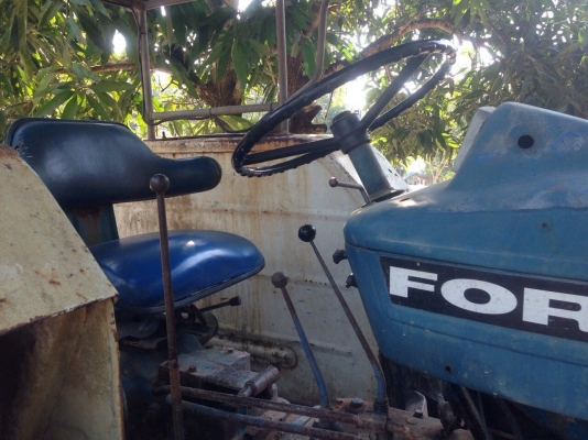 ขายรถไถเพลาเดียว FORD 6610 เครื่อง T3 มีอุปกรณ์ 2 ชิ้น มีดันหน้ากับจาน7 สนใจโทร 081-970-1072