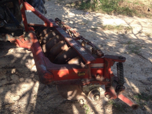 ขายรถไถเพลาเดียว FORD 6610 เครื่อง T3 มีอุปกรณ์ 2 ชิ้น มีดันหน้ากับจาน7 สนใจโทร 081-970-1072