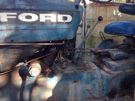 ขายรถไถเพลาเดียว FORD 6610 เครื่อง T3 มีอุปกรณ์ 2 ชิ้น มีดันหน้ากับจาน7 สนใจโทร 081-970-1072