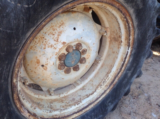 ขายรถไถเพลาเดียว FORD 6610 เครื่อง T3 มีอุปกรณ์ 2 ชิ้น มีดันหน้ากับจาน7 สนใจโทร 081-970-1072