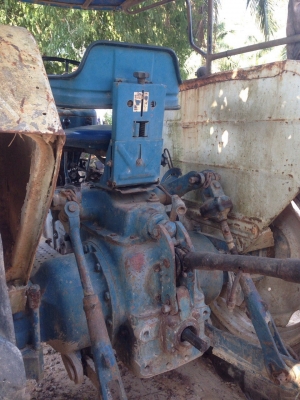 ขายรถไถเพลาเดียว FORD 6610 เครื่อง T3 มีอุปกรณ์ 2 ชิ้น มีดันหน้ากับจาน7 สนใจโทร 081-970-1072