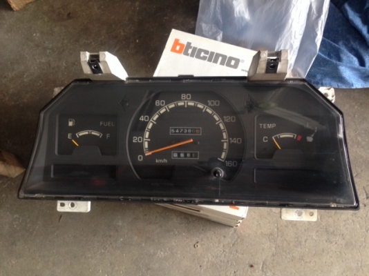 ขายอะไหล่รถตู้ mitsubishi L300 นิดหน่อย