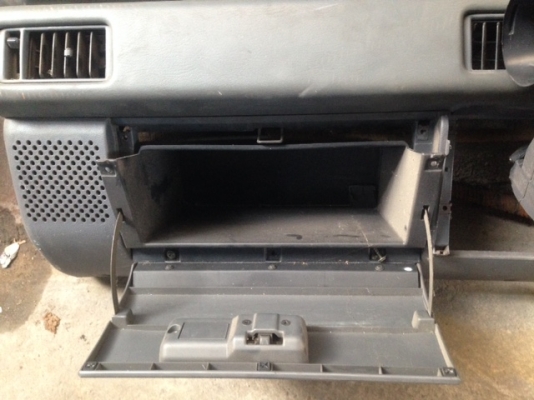 ขายอะไหล่รถตู้ mitsubishi L300 นิดหน่อย ขายอะไหล่รถตู้ mitsubishi L300 นิดหน่อย