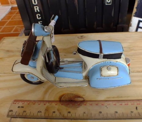ขายโมเดลสังกะสีเวสป้า 1965 piaggio vespa