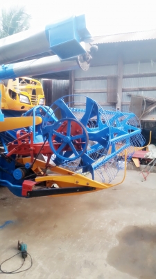 ขายรถเกี่ยวศักดิ์พัฒนา km47 พร้อมใช้งาน (สองงวดได้) ขายรถเกี่ยวศักดิ์พัฒนา km47 พร้อมใช้งาน (สองงวดได้)