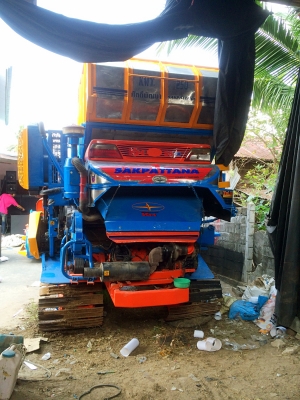 ขายรถเกี่ยวศักดิ์พัฒนา km47 พร้อมใช้งาน (สองงวดได้) ขายรถเกี่ยวศักดิ์พัฒนา km47 พร้อมใช้งาน (สองงวดได้)