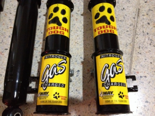 โช้ค TOUGH DOG ของ USA แท้เป็นของใหม่เก่าเก็บสภาพสวยไม่ทราบรุ่นครับ โช้ค TOUGH DOG ของ USA แท้เป็นของใหม่เก่าเก็บสภาพสวยไม่ทราบรุ่นครับ