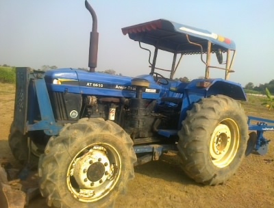 ขายแล้วครับรถไถ  FORD  รุ่น6610 AT 4X4 รถปี05   คานหน้าคาลาโล่ สนใจ0810076640