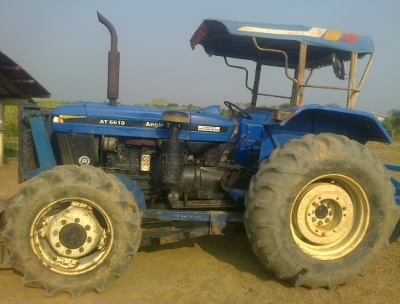 ขายแล้วครับรถไถ  FORD  รุ่น6610 AT 4X4 รถปี05   คานหน้าคาลาโล่ สนใจ0810076640