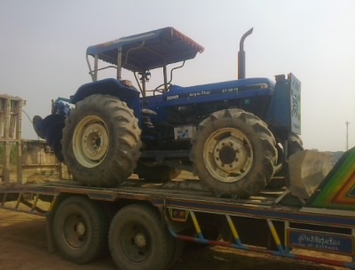 ขายแล้วครับรถไถ  FORD  รุ่น6610 AT 4X4 รถปี05   คานหน้าคาลาโล่ สนใจ0810076640