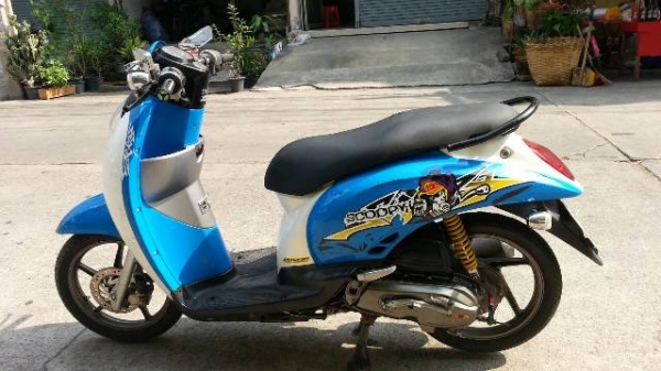 สกุปปี้ ฟ้าขาว ล้อแมก ปี54 กท3121 เครื่องเดิม