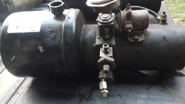 ปั๊มไฮดรอลิค 24V ครับ