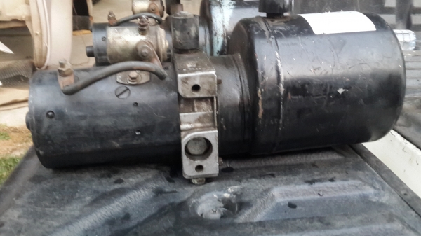 ปั๊มไฮดรอลิค 24V ครับ