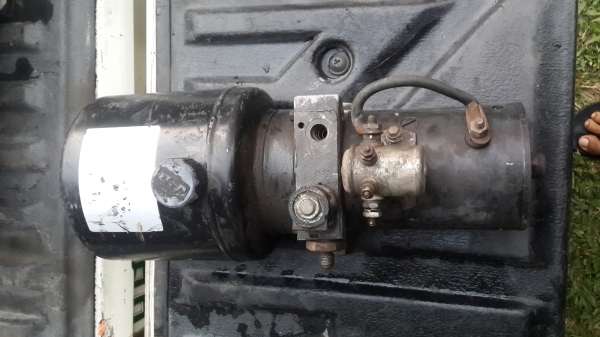 ปั๊มไฮดรอลิค 24V ครับ