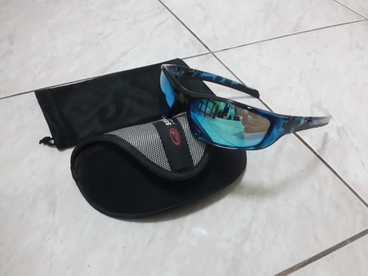 แว่นกันแดด