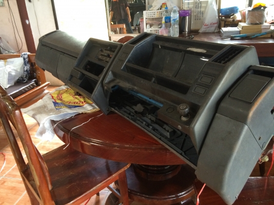 ขายคอนโซลอีซูซุ NPR115 พร้อมมอเตอร์ไมล์มี 2 ชุด ขายคอนโซลอีซูซุ NPR115 พร้อมมอเตอร์ไมล์มี 2 ชุด