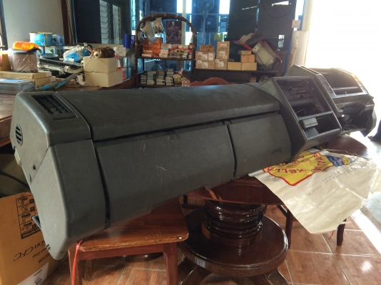 ขายคอนโซลอีซูซุ NPR115 พร้อมมอเตอร์ไมล์มี 2 ชุด ขายคอนโซลอีซูซุ NPR115 พร้อมมอเตอร์ไมล์มี 2 ชุด