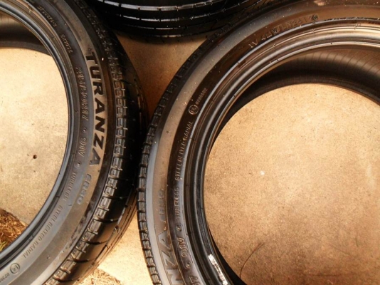 ยางขอบ17บริดสโตน215-50 R17ลงพื้นปลายปี12(4เส้น3,600บ)ดอกหนา ยางขอบ17บริดสโตน215-50 R17ลงพื้นปลายปี12(4เส้น3,600บ)ดอกหนา