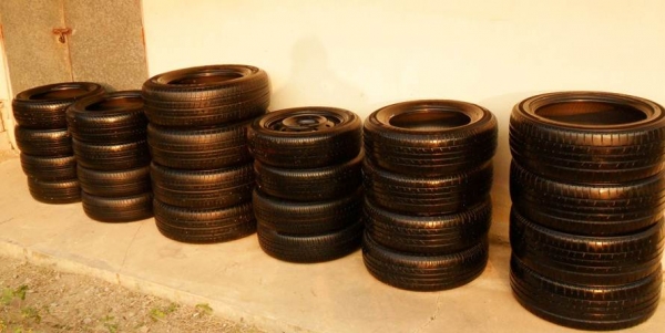 ยางขอบ17บริดสโตน215-50 R17ลงพื้นปลายปี12(4เส้น3,600บ)ดอกหนา ยางขอบ17บริดสโตน215-50 R17ลงพื้นปลายปี12(4เส้น3,600บ)ดอกหนา