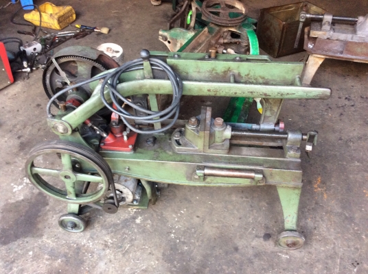 ขายเครื่องเลื่อย Hero สภาพพร้อมใช้งาน ราคา 7,500 บาท